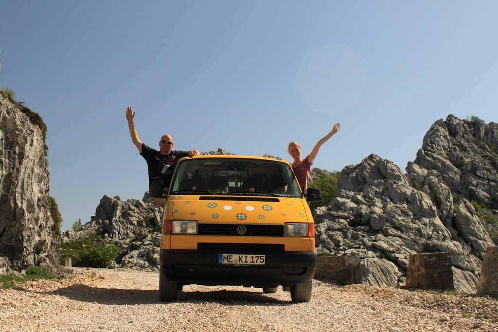Silke und Jan mit Bus