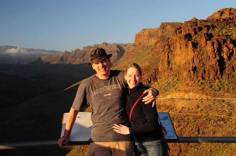 Silke und Jan vor einer Schlucht