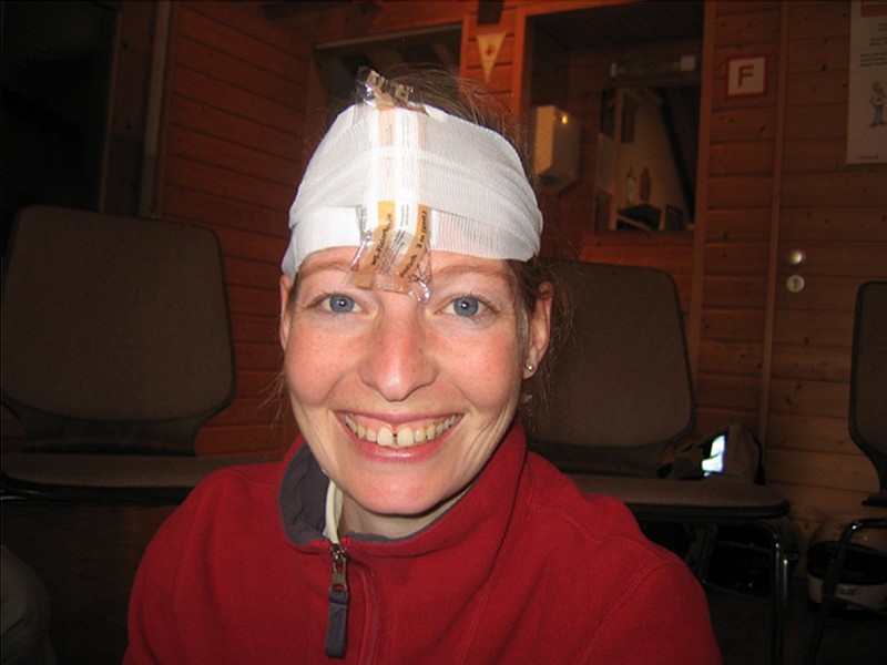 Silke mit Verbandsmaterial