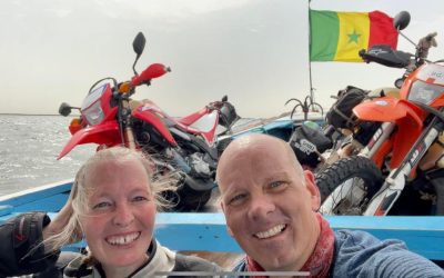 Mit den Moppeds im Holzboot durchs Delta