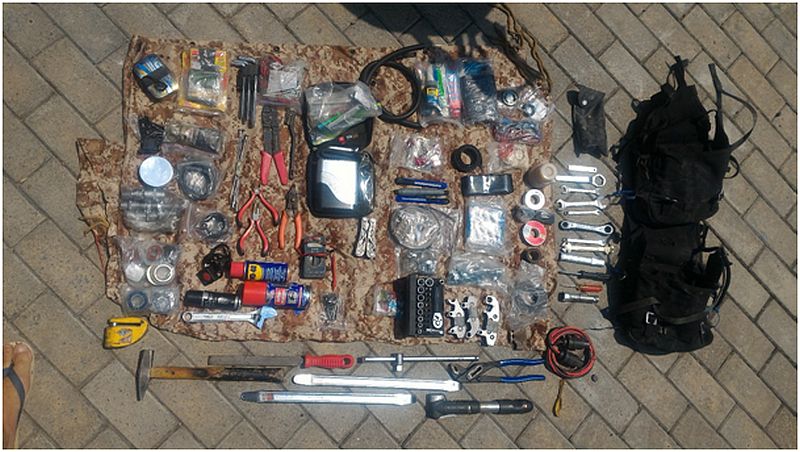 Werkzeuge, die Silke und Jan während ihrer Motorradreise benutzen